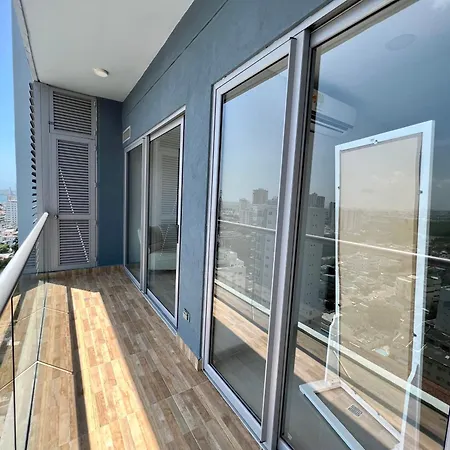 Confortable Con Gran Vista A La Ciudad Apartamento